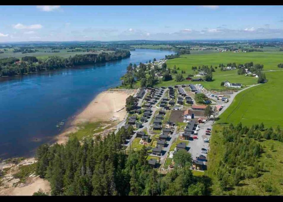Attraktiv & Smart Funkishytte Pa Nes Strandhager. Årnes Exterior foto
