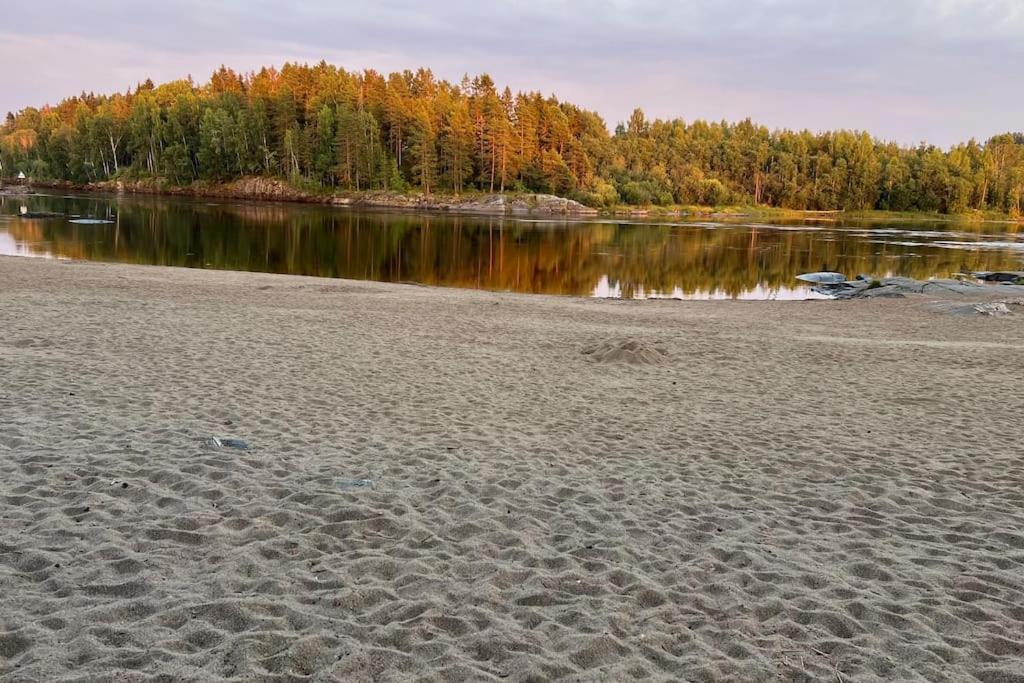 Attraktiv & Smart Funkishytte Pa Nes Strandhager. Årnes Exterior foto