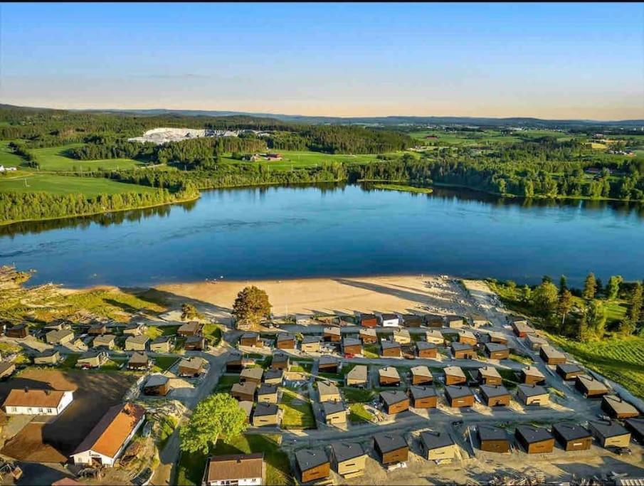 Attraktiv & Smart Funkishytte Pa Nes Strandhager. Årnes Exterior foto